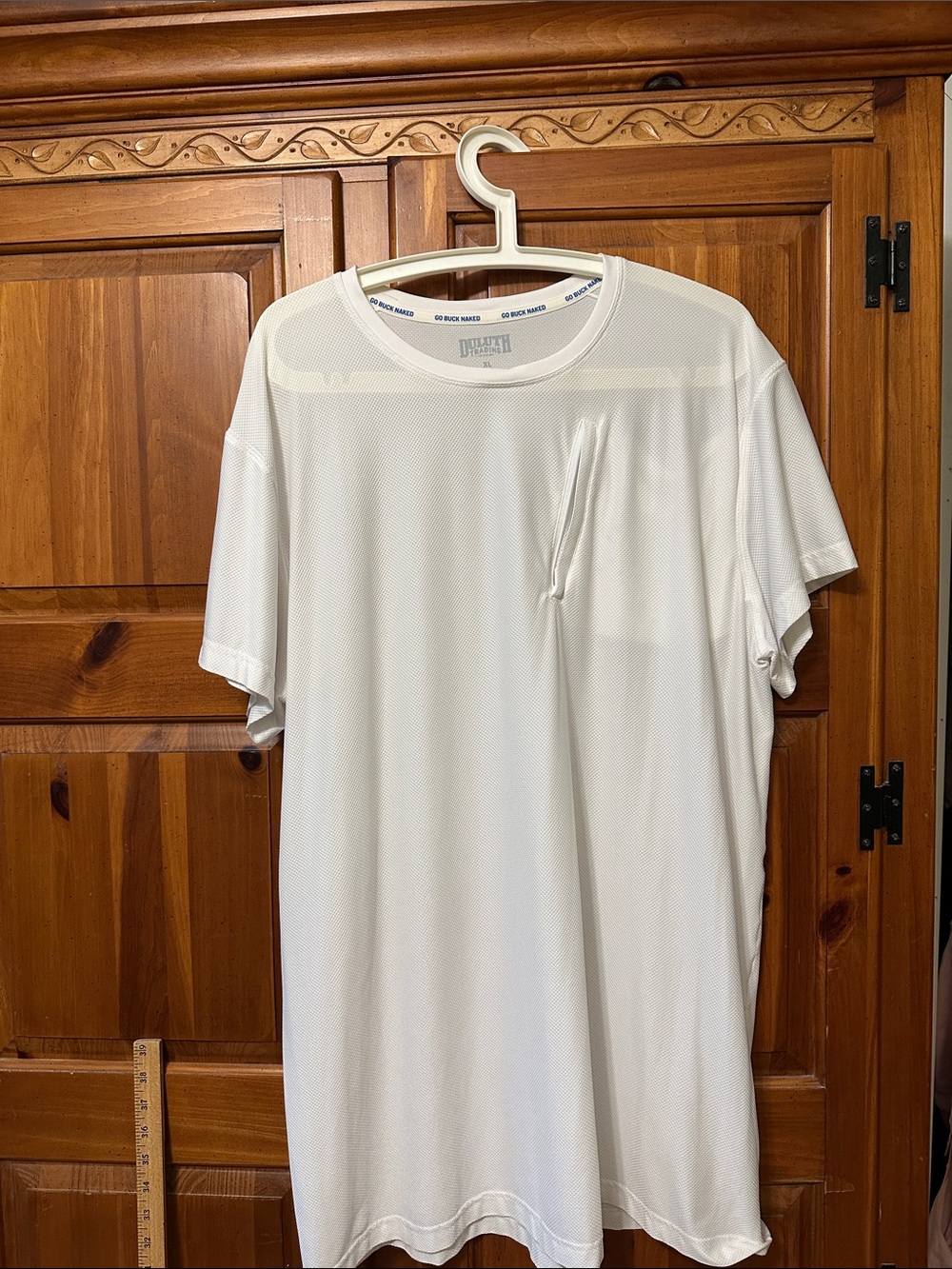 Duluth Men’s T-shirt with zipper chest pocket XL